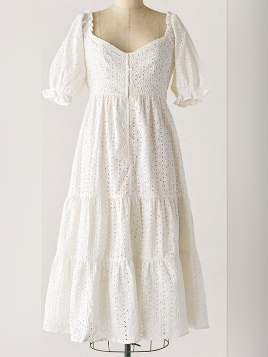 En Créme Dresses & Skirts - NWOT White Eyelet Tiered Dress
